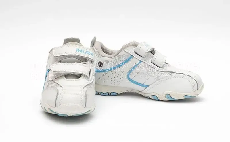 意昂体育台孩176五八27员颐驰 062024 年女士夏季凉鞋必备单品：舒适时尚
的爆款