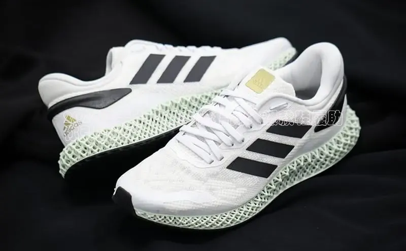 意昂体育赛富乐斯2024年男士皮鞋潮流指南：爆款鞋履助
你引领时尚